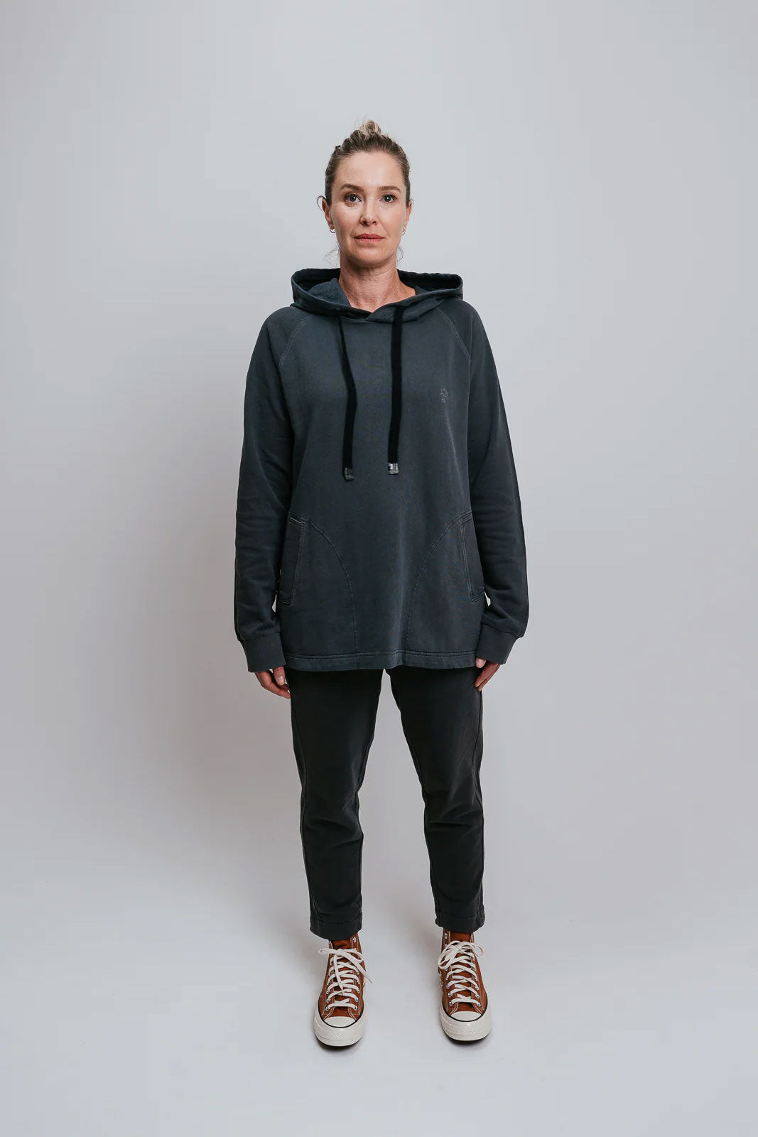 Billy Hoodie | Carbon | Womens