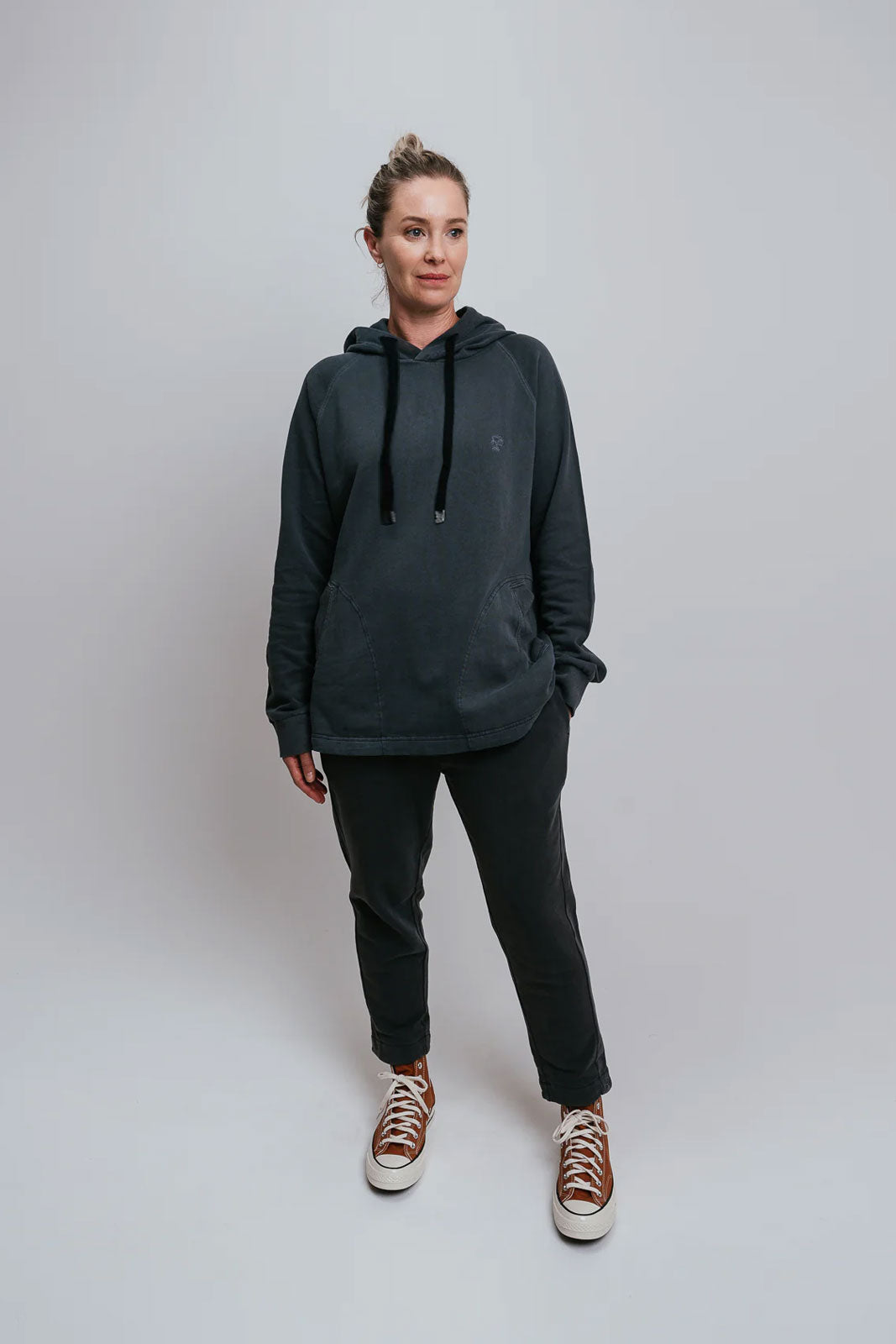 Billy Hoodie | Carbon | Womens