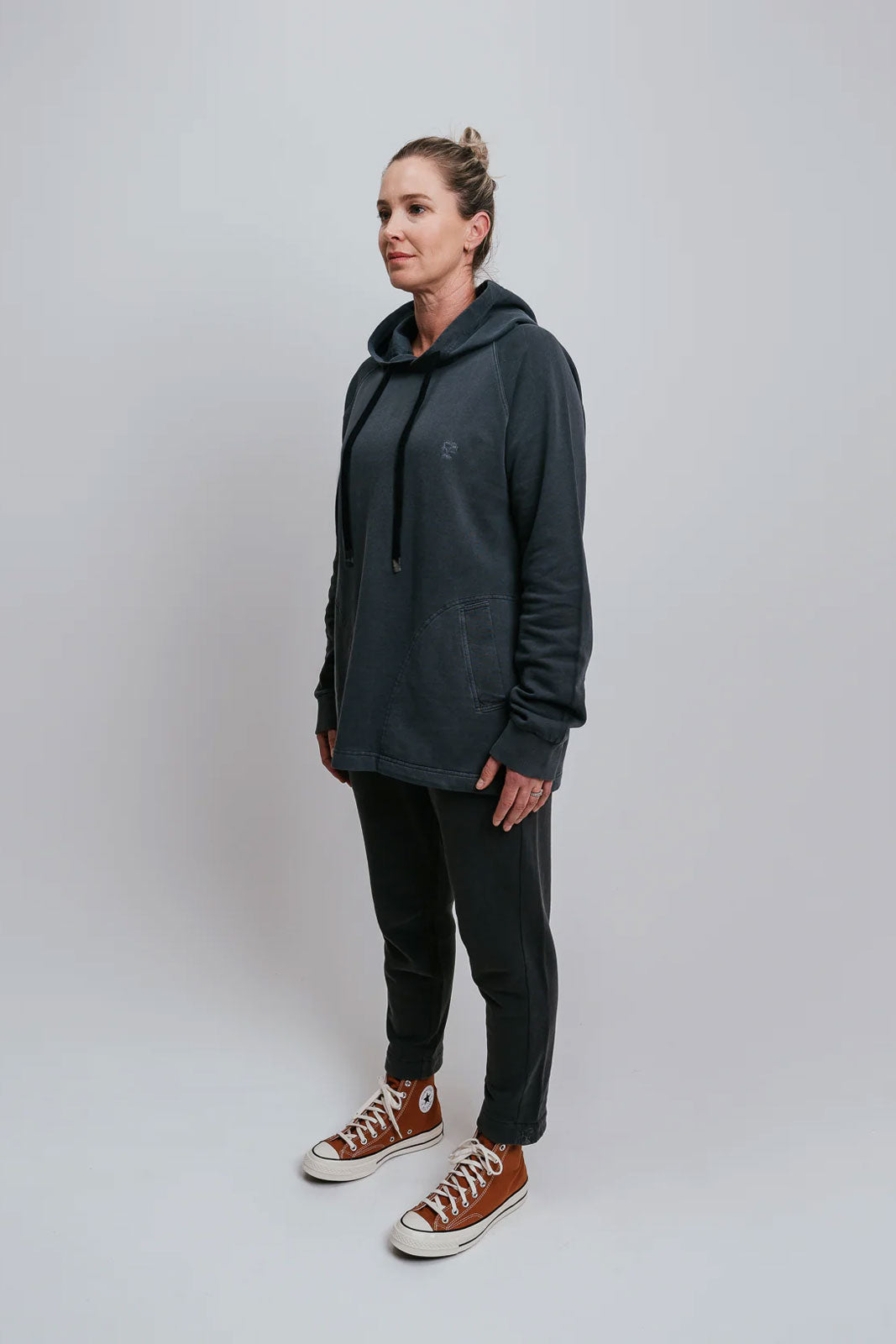 Billy Hoodie | Carbon | Womens