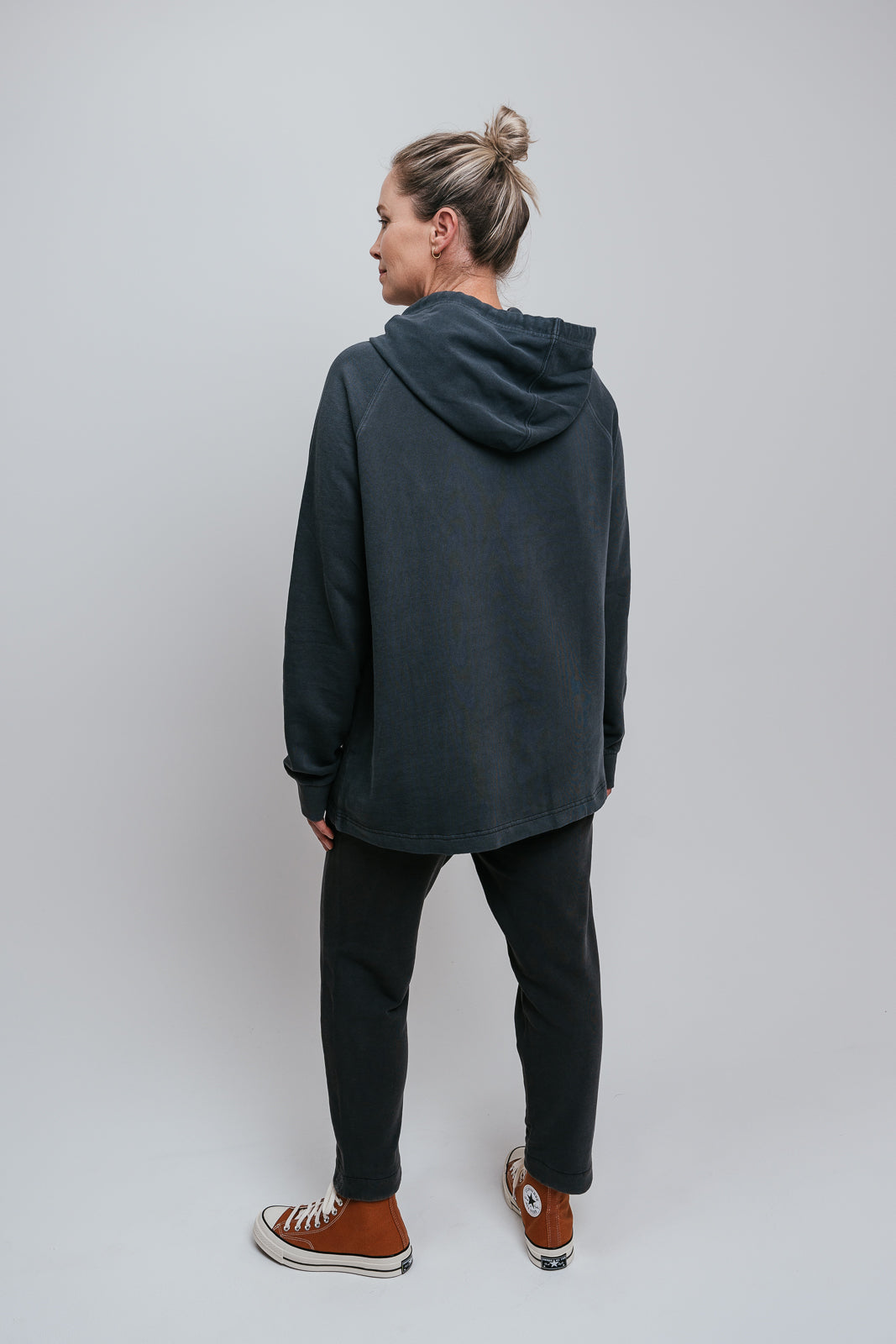 Billy Hoodie | Carbon | Womens